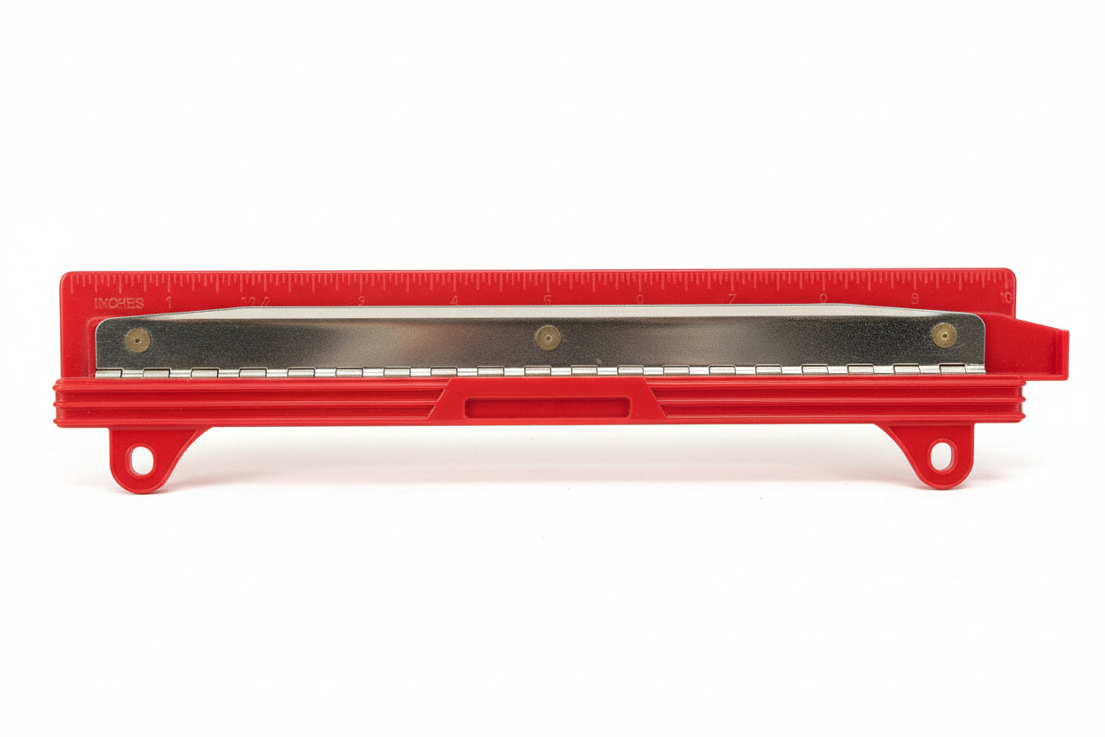 Portable 3-hole punch with built in ruler / ثاقب ورق محمول بثلاث فتحات مع مسطرة مدمجة