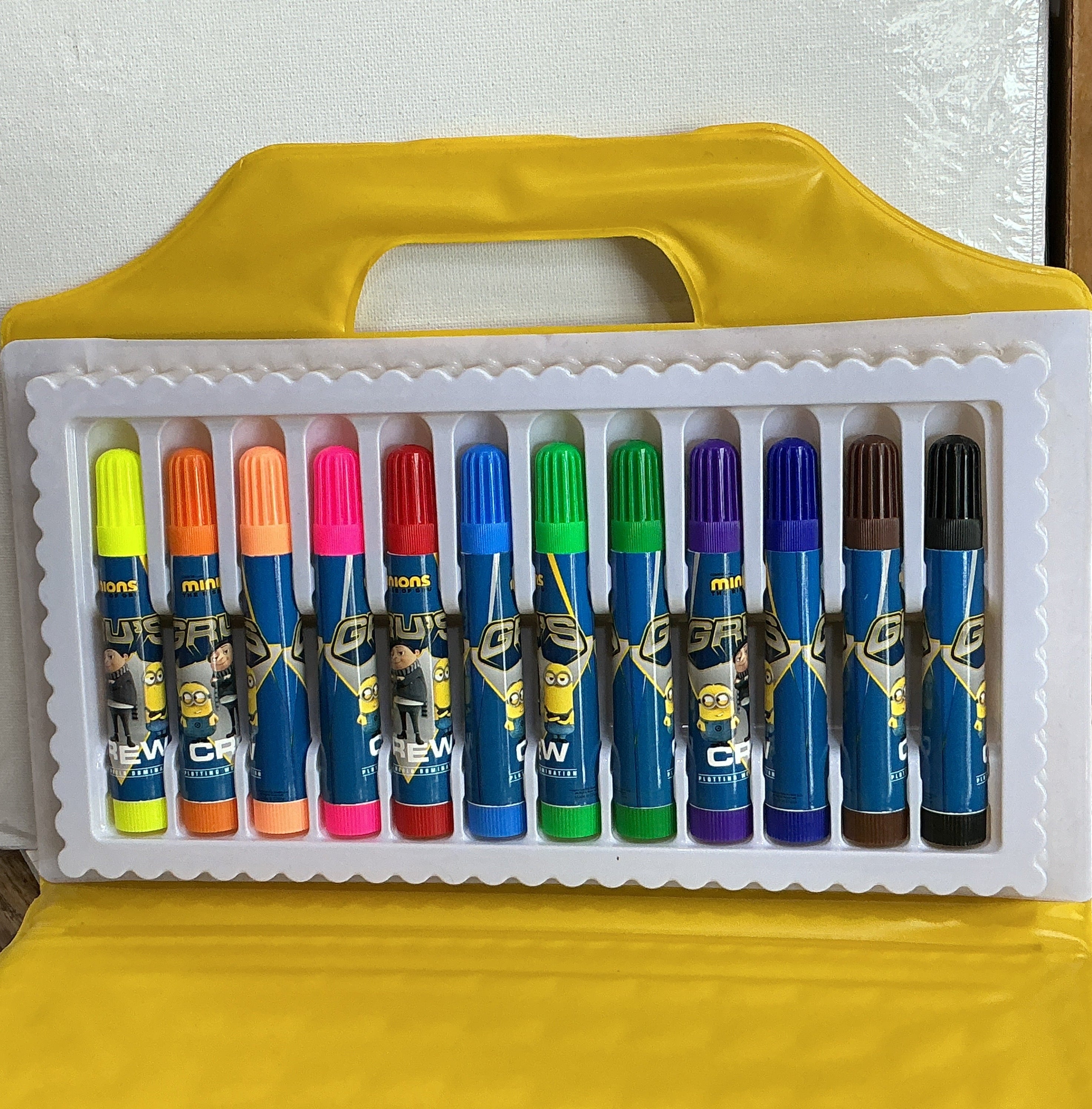 GRU'S crew minions 12 Colour Markers / طاقم غرو المينيونز ماركر ١٢ لون